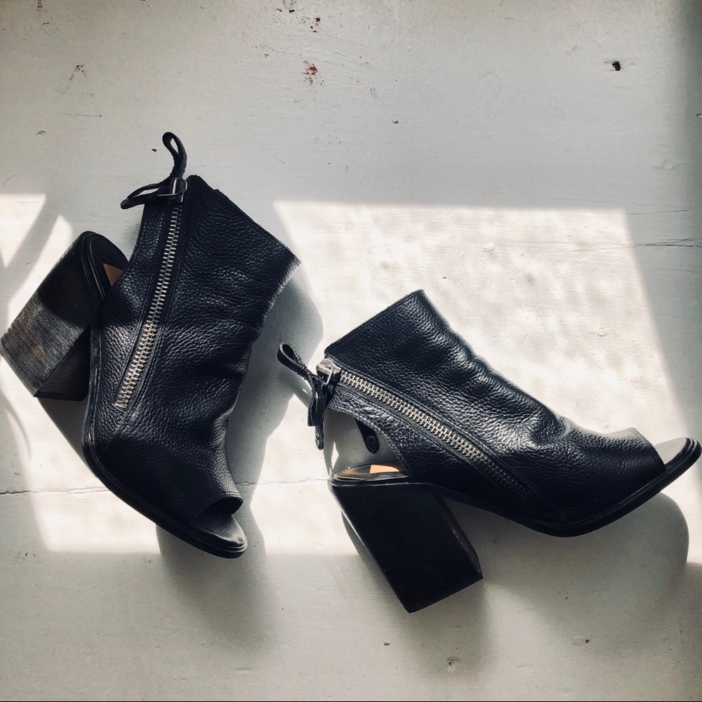 Dolce Vita leather peep toe ankle booties